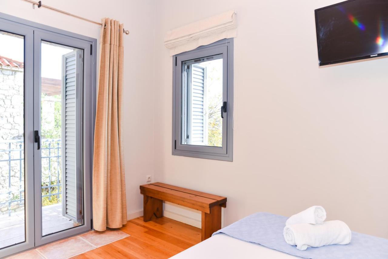 Ryalos Villas Kalamata Exterior photo