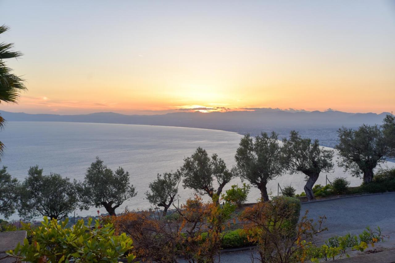 Ryalos Villas Kalamata Exterior photo